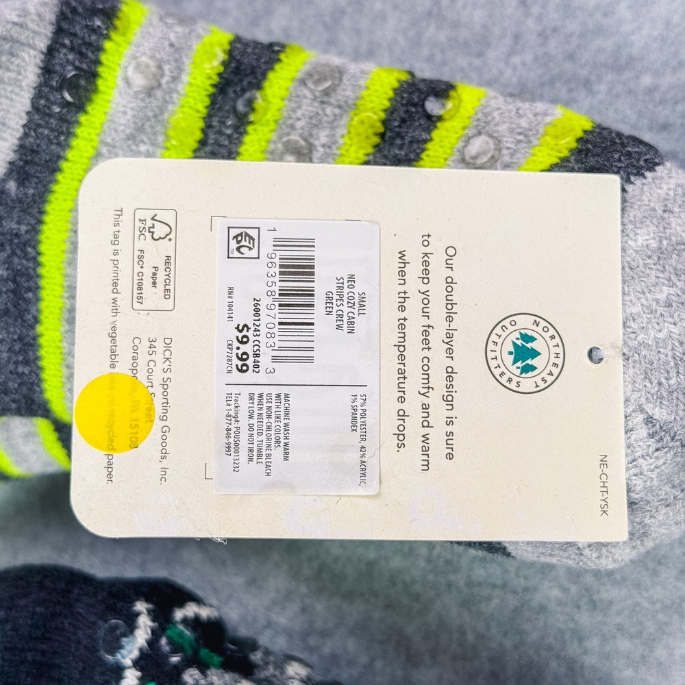 Northeast Outfitters Socks Kids Small Multicolor Christmas Cozy Cabin 4 Pair Set - Picture 6 of 9
